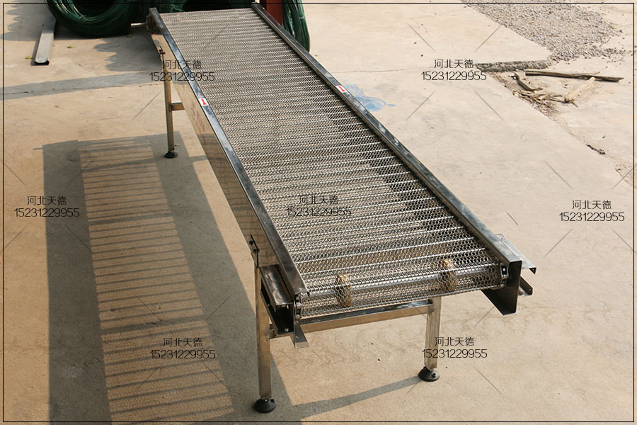 網(wǎng)帶輸送機